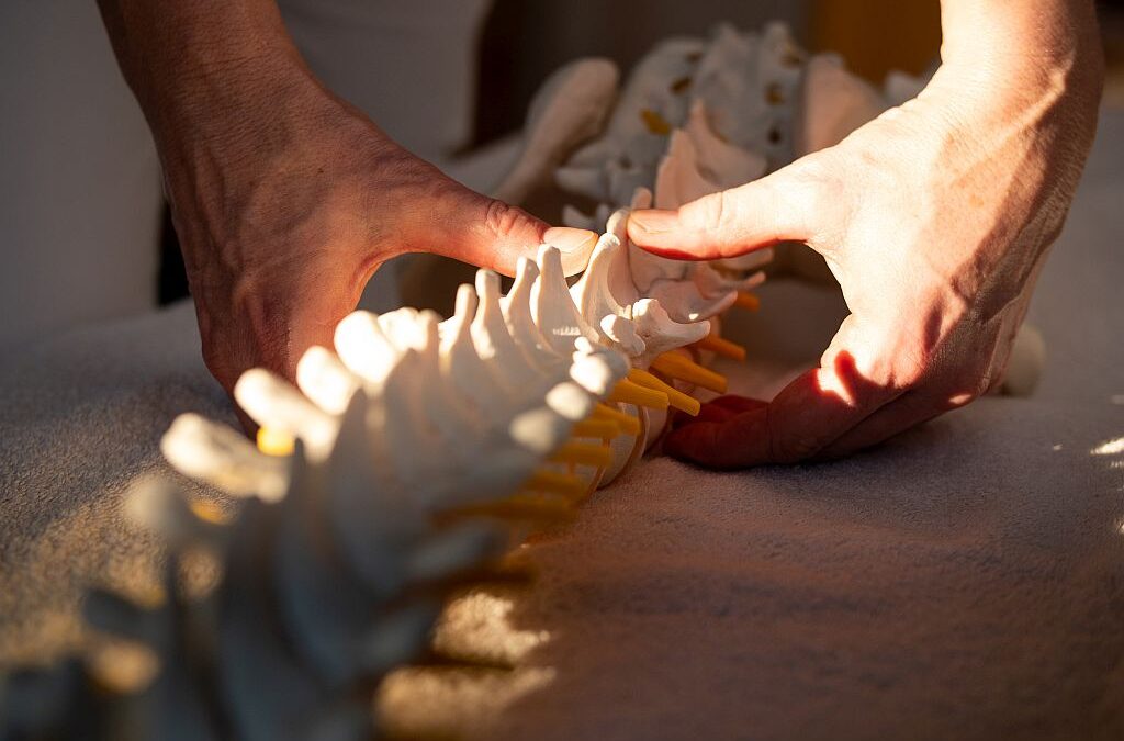 Kiedy ból kręgosłupa wymaga wizyty u fizjoterapeuty?